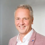 Dr. Albert István