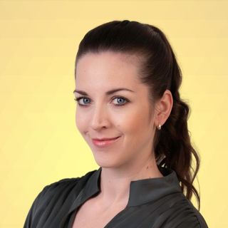 Dr. Dóka Júlia