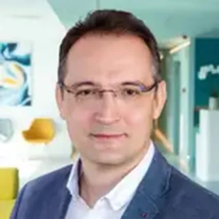 Dr. Koiss Róbert