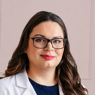 Dr. Oláh Dóra
