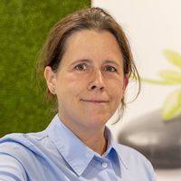 Dr. Thomka Mariann