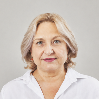 Dr. Suhajda Kornélia