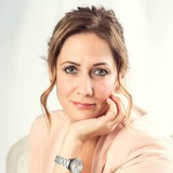 Dr. Hack Anita
