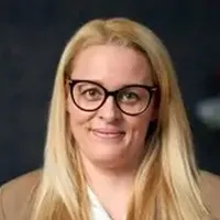 Dr. Juni Eszter