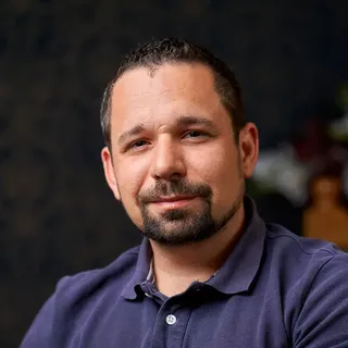 Dr. Halvax Péter