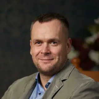 Dr. Szabó Viktor