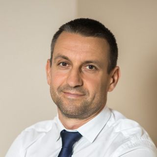 Dr. Mikle Róbert