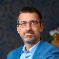 Dr. Háromi István